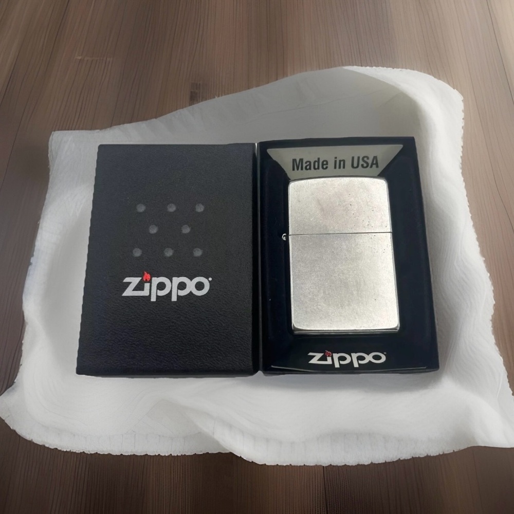 ZIPPO Genuine Windproof Lighter 207 Regular Street Chrome Made in the USA NEW